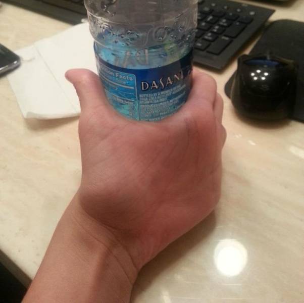 confusing photos - double jointed memes - Facts Dasani