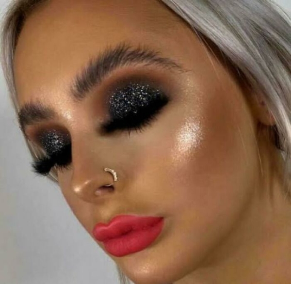 36 People Who Went Too Far With Makeup.