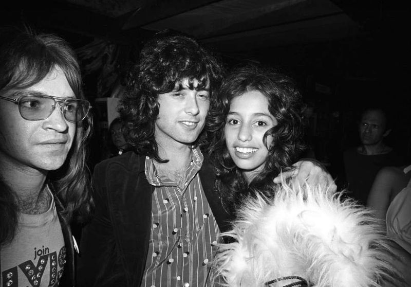 Jimmy Page Dated a 14-year-old Girl (Lori Maddox) While He Was in Led Zeppelin.
Lori Maddox was a part of the Los Angeles groupie scene beginning in the early 1970s. According to Maddox, Page became infatuated with her and had a roadie bring Maddox up to his suite at the L.A. Hyatt House. “(He was) wearing this hat over his eyes and holding a cane,” she remembered. “He looked just like a gangster. It was magnificent.” Maddox was, amazingly, just 14 when she met Page, though Page did what he could to keep the relationship hidden. The pair went on to have a torrid affair over the next few years.