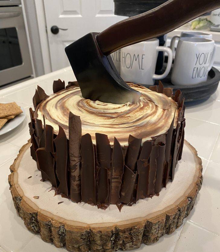 ’’My husband is a woodworker. So I made this cake for Father’s Day.’’