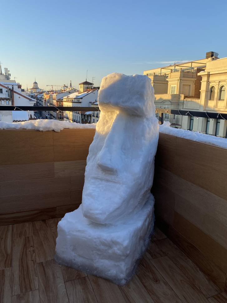 “With the huge snowstorm in Madrid, I made a Moai instead of a snowman.”