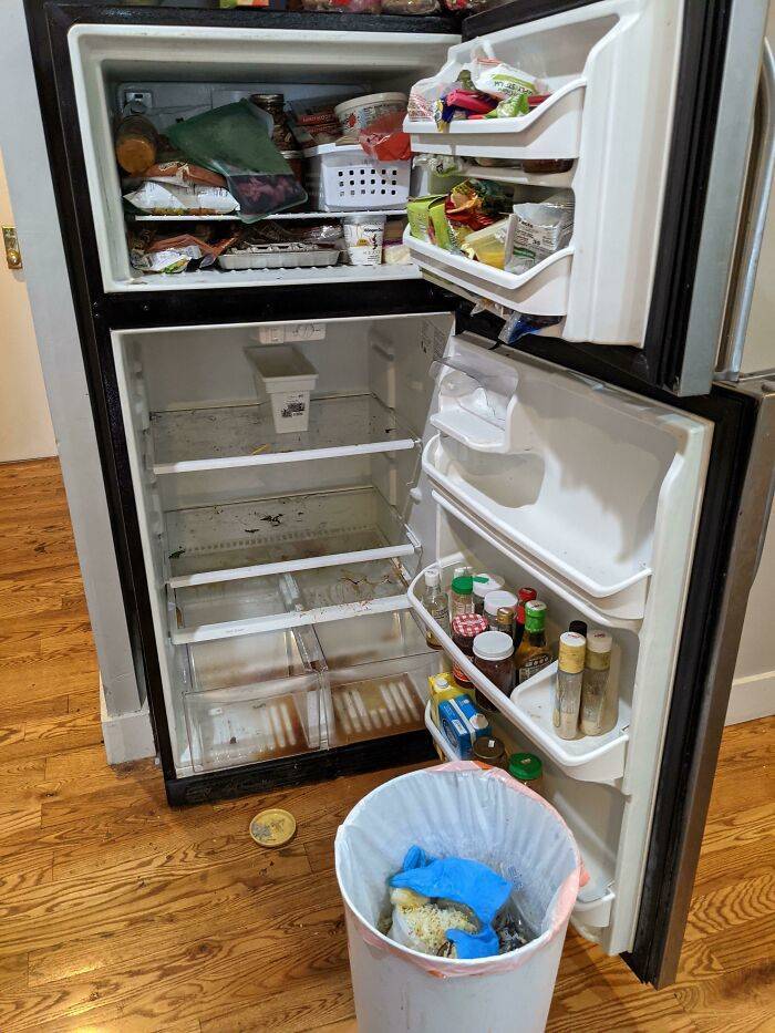 home disasters - unlucky people - refrigerator - Cret