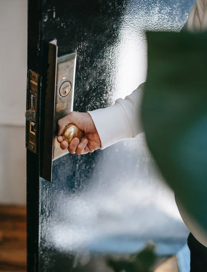 25 Unspoken Rules That People Just Accept.