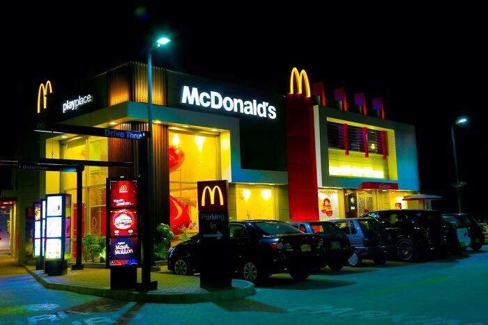 mcdonalds hd - M. McDonald's playplace Drive Thru m im E han Parking In Mat Melon