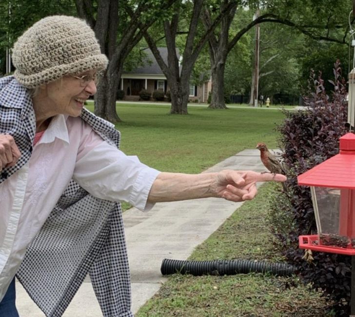 “This customer of mine told me that ’birds are my friends’ and then she literally showed me.”