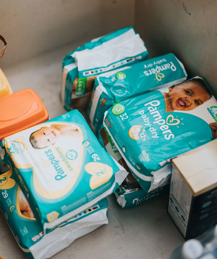 life hacks that work - baby edition - Pan by dry Pampers babydry 12h And 3 32 fo 2. 29 Swaddlers Pampers Ide Softer X2 2 29