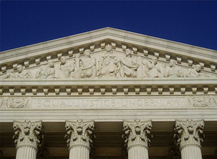 lawyers - dumbest clients - united states supreme court building - He Qualjusticeunderlaw