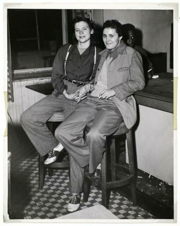 Historical Photos  - Two Women At A Bar, New York C. 1945. Photo By Weegee