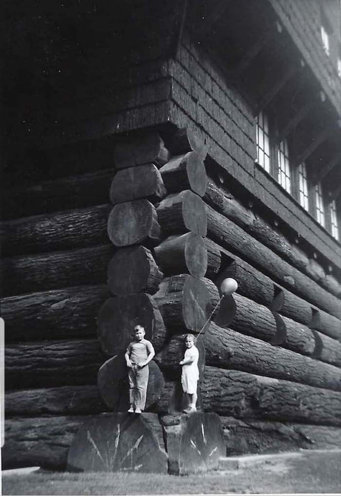 Historical Photos  - World’s Largest Log Cabin