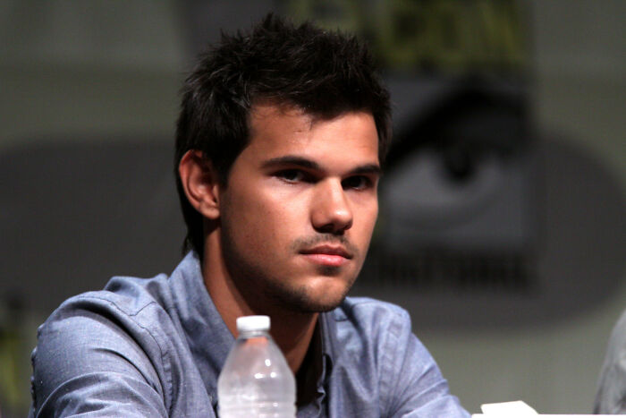 Taylor Lautner would get mad when people called him Sharkboy in high school.

Can’t say I blame him