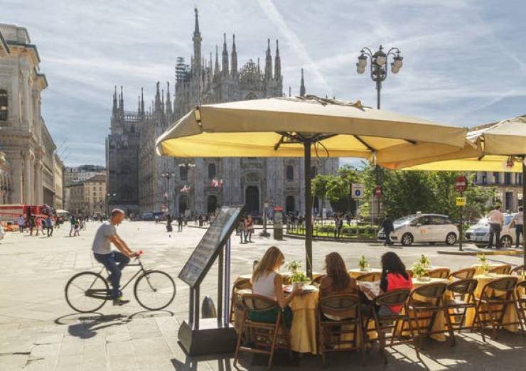 "Throughout Italy, try to avoid restaurants on big, popular squares or near major tourist attractions. If the menu features multiple languages and/or photos of the food, that's another red flag. If there are waiters outside telling you to come eat, it's a universal sign that the restaurant in question is a tourist trap."