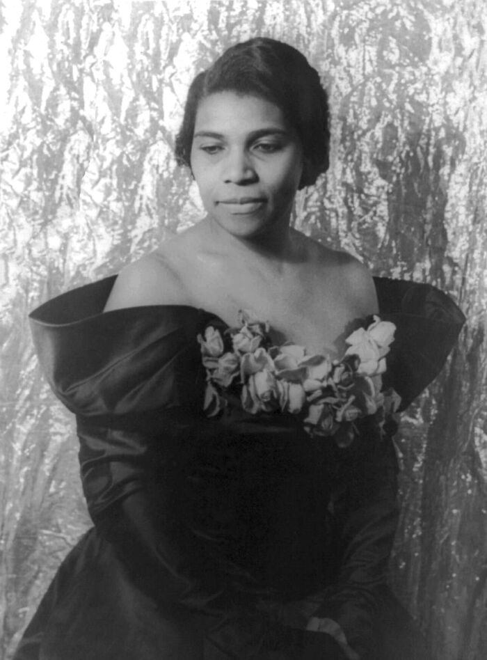 fascinating facts - When the Daughters of the American Revolution (DAR) denied permission to Marian Anderson for a concert at Constitution Hall under a