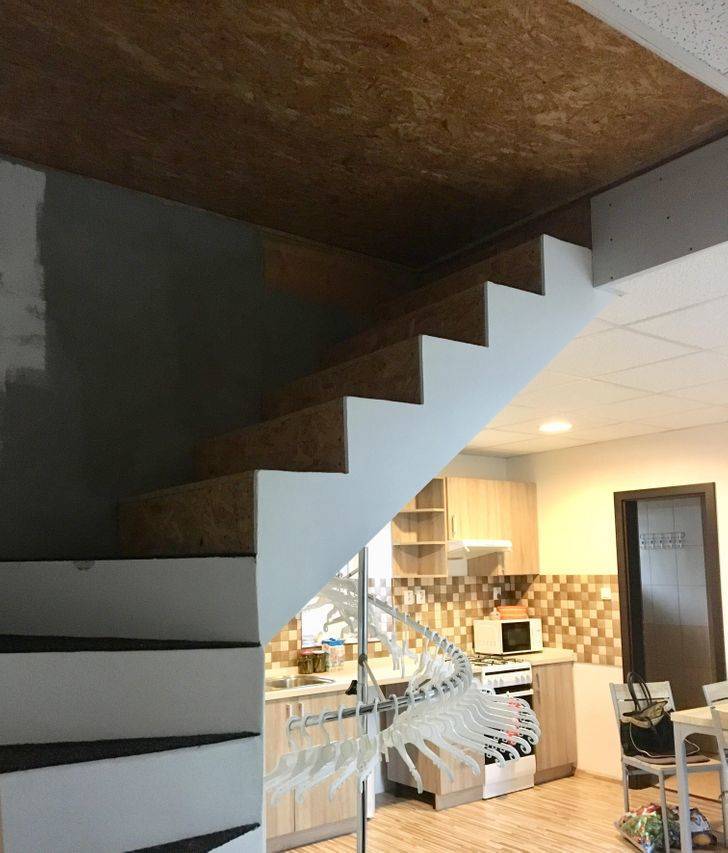 ’’I saw some stairs in my girlfriend’s new flat.’’