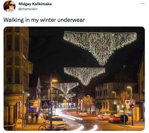 funny tweets  - christmas decoration fails - Midgey Kalikimaka Walking in my winter underwear