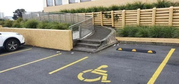 33 People Who Had One Job And Failed.