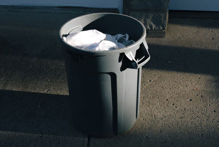 trash can background