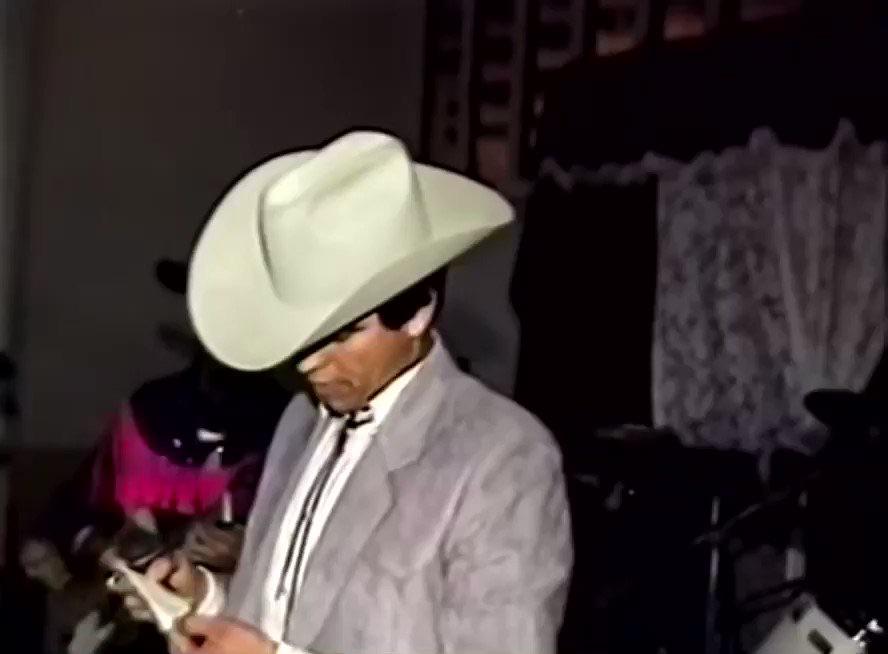This picture shows Chalino Sanchez receiving his death note from a gang member before singing his song on the stage. Hours later, his body was found dumped by an irrigation canal near the neighbourhood of Los Laureles, Culiacan.