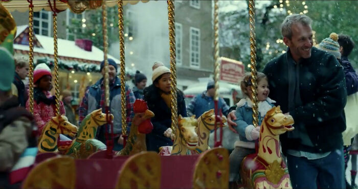 movie facts and details - In Wonder Woman 1984 (2020), The Blond Man On The Right Is Gal Gadot's Husband, Yaron Varsano. And The Little Girl Is Maya, Their Younger Daughter