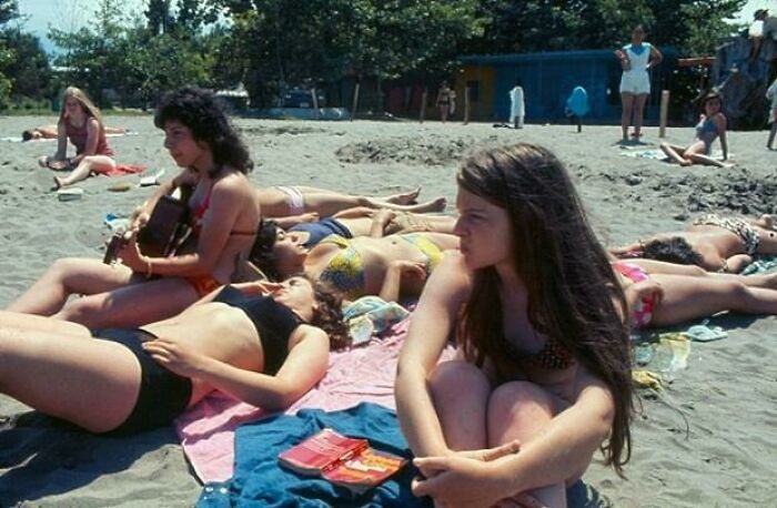 fascinating photos from history - A Beach In Iran A Few Months Before The Islamic Revolution, 1979