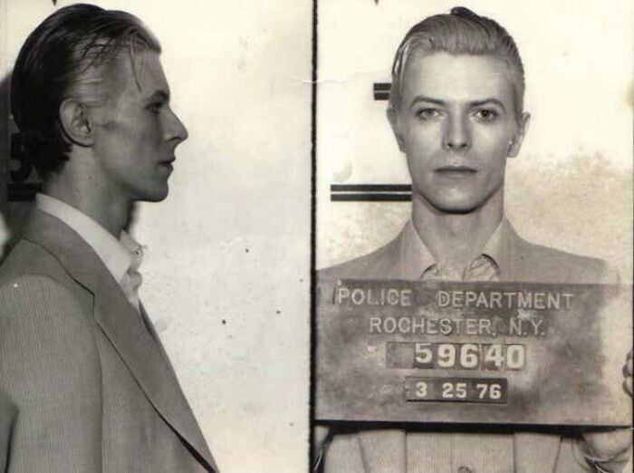 fascinating photos from history - David Bowie After Being Arrested For Marijuana Possession In Rochester, 1976