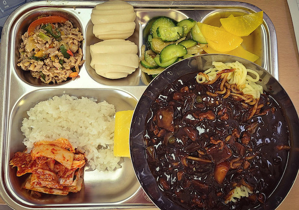 Here’s my awesome Korean school lunch! Schools have a qualified nutritionist to plan the lunch menu.