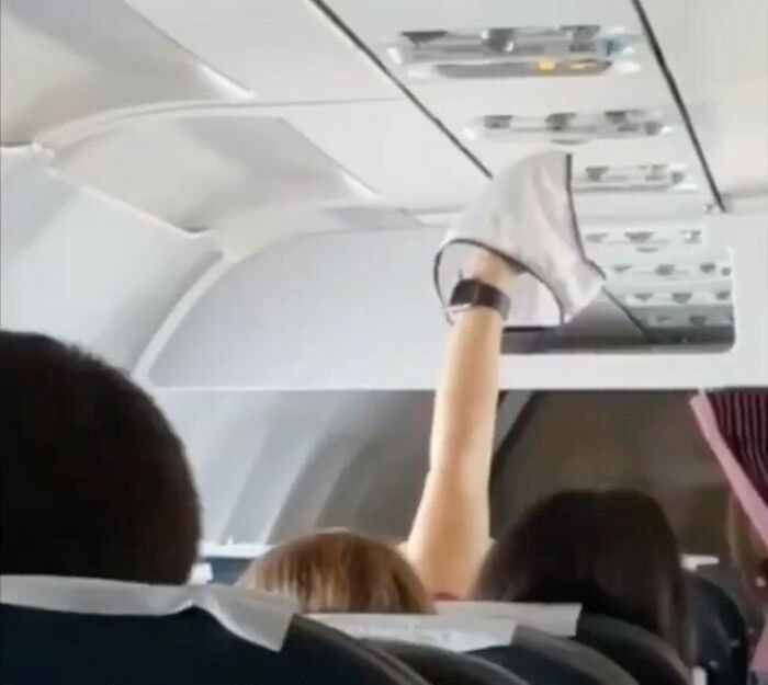 23 Airline Passengers No One Wants on Their Flight