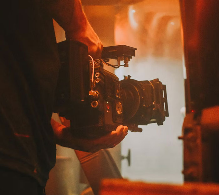 cameramen - confessions - behind the scenes - orange - Cro