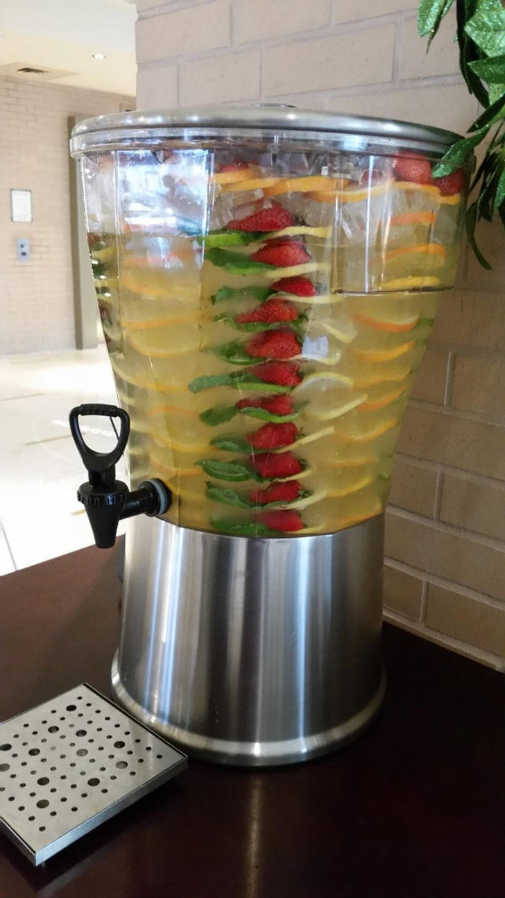 “This hotel’s fancy style of stacking fruit in water”
