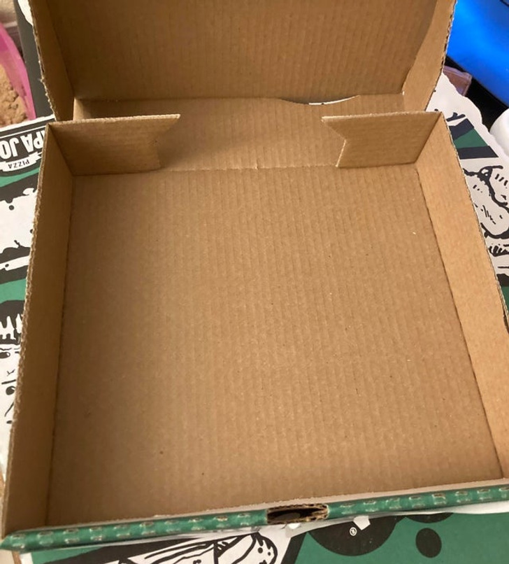 “I ordered wings for New Year and got an empty box instead...”