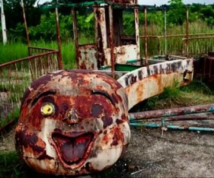 wtf pics - cursed images - abandoned chernobyl theme park - Tw