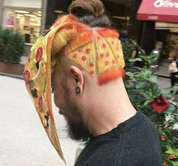 wtf pics - cursed images - pizza hair - Om