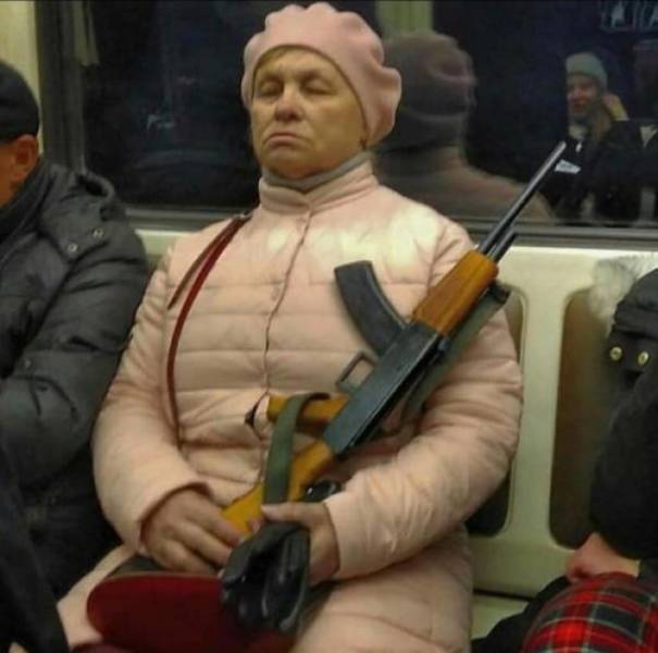 29 WTF Things Seen On The Subway.