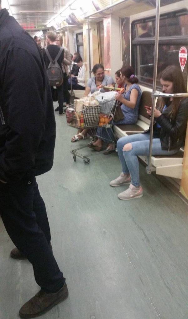 29 WTF Things Seen On The Subway.