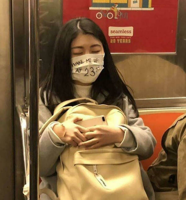 29 WTF Things Seen On The Subway.