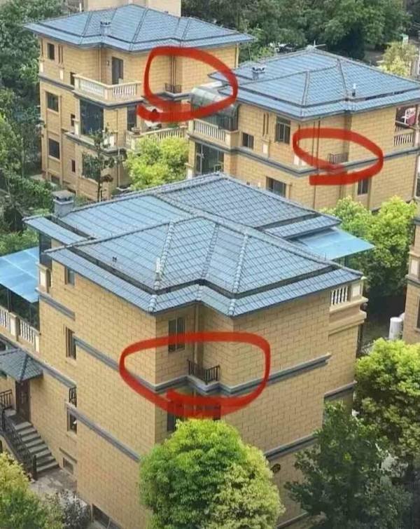 35 Construction Fails.