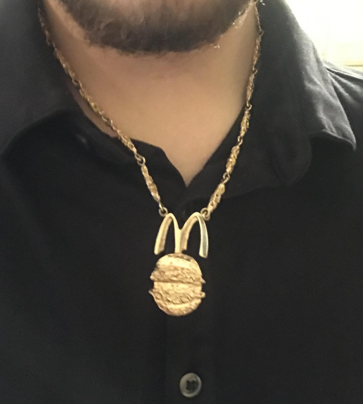 cool stuff - amazing discoveries - mcdonald's gold chain - 13