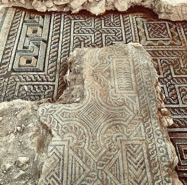 cool finds - amazing discoveries - roman mosaics