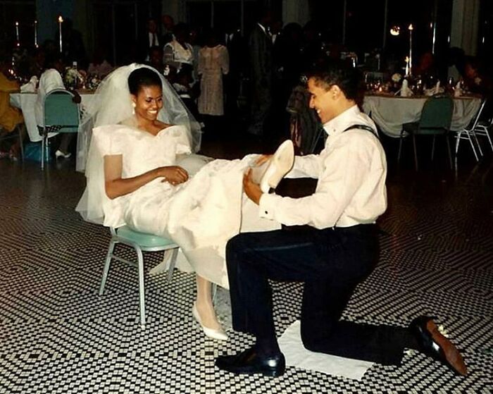 fascinating photos form history  - Michelle And Barack Obama Photographed On Their Wedding Day // 1992