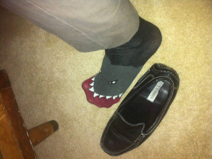 funny people - funny photos -  outdoor shoe - Madden
