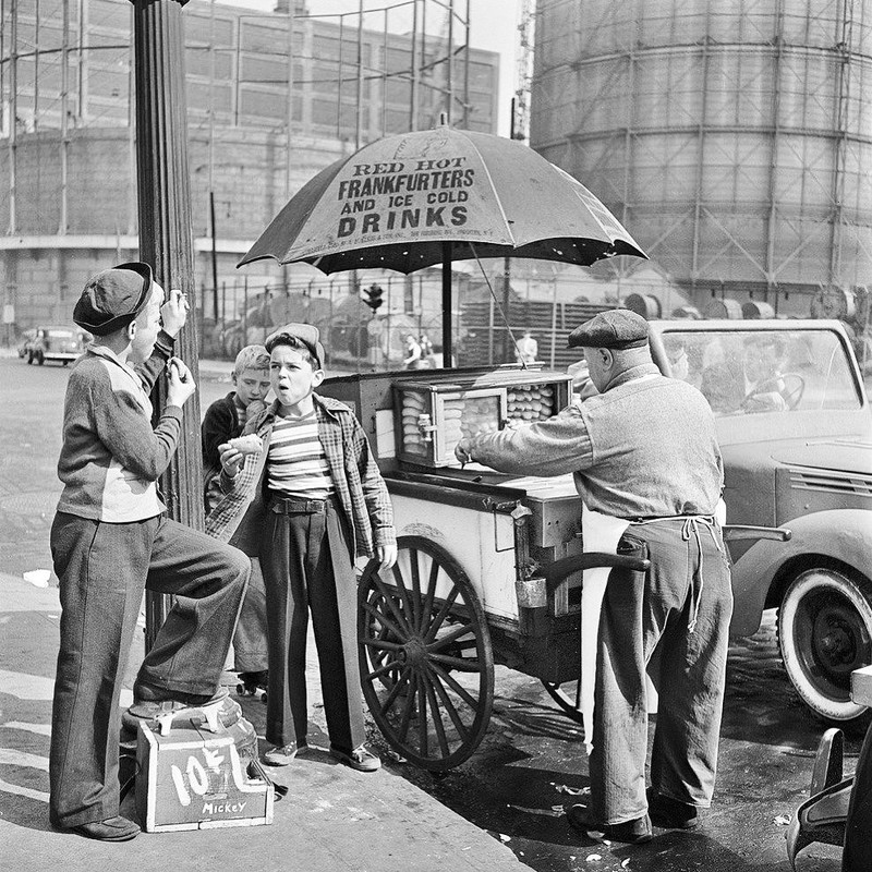 historical photos - 1940s american life - Red Hot Frankfurters And Ice Cold Drinks Decret 107 Mickey