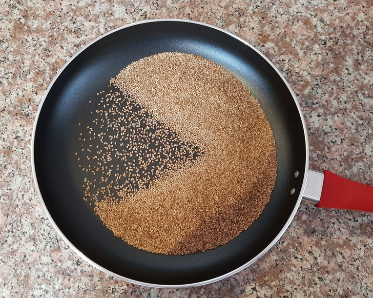 “Was toasting some sesame seeds and when I stopped swirling the pan, Pac-Man appeared!”