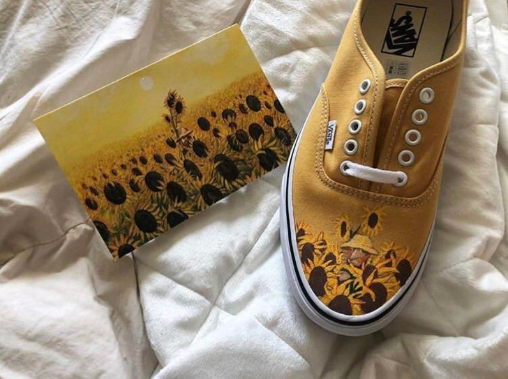 ’’I sent my girlfriend a postcard a few months ago. Today, she gave me a new pair of shoes.’’