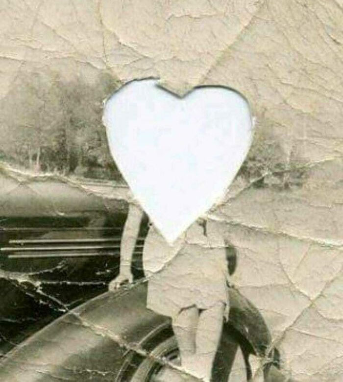 Historical photos - old photos - she's in someone's locket 1940s