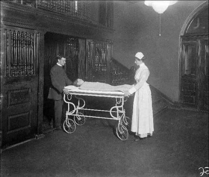 Historical photos - old photos - victoria hospital for sick children -