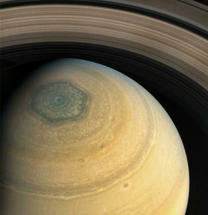 terrifying photos - Saturn's North Pole Is A Hexagon