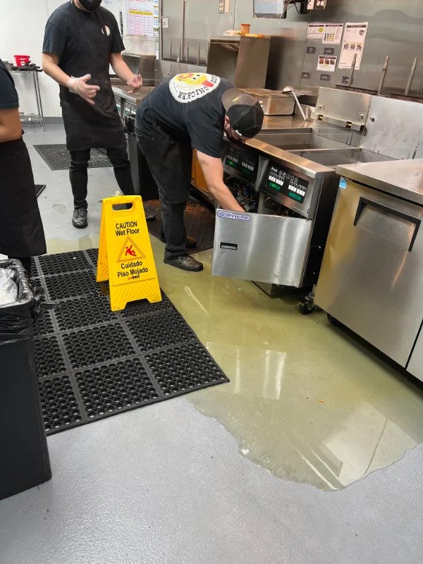 bad days - unlucky people - floor - 21 Verotho Spira Site Cope Caution Wet Floor Cuidado Piso Molado