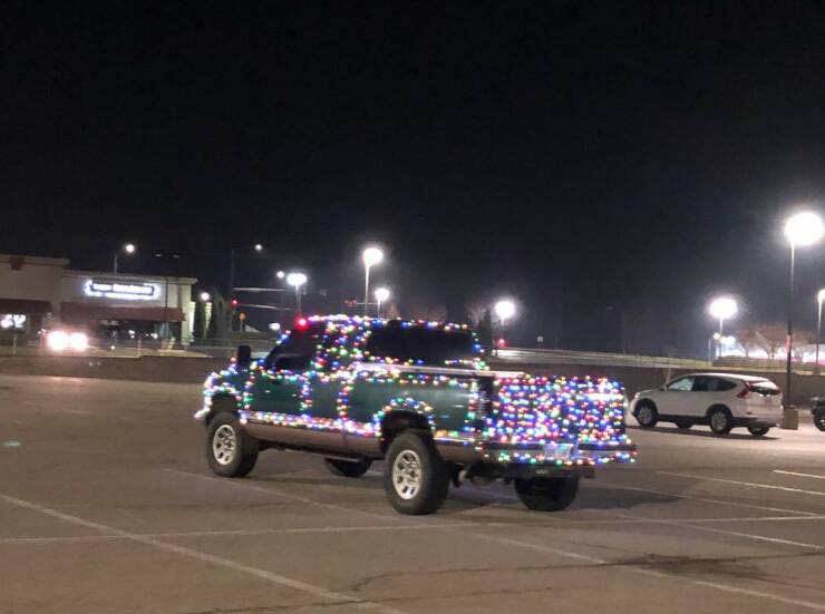 People of Walmart - Christmas lights pickup