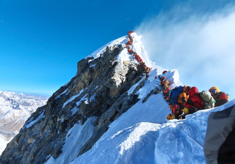 fascinating photos - Climbers attempting to summit Mt Everest