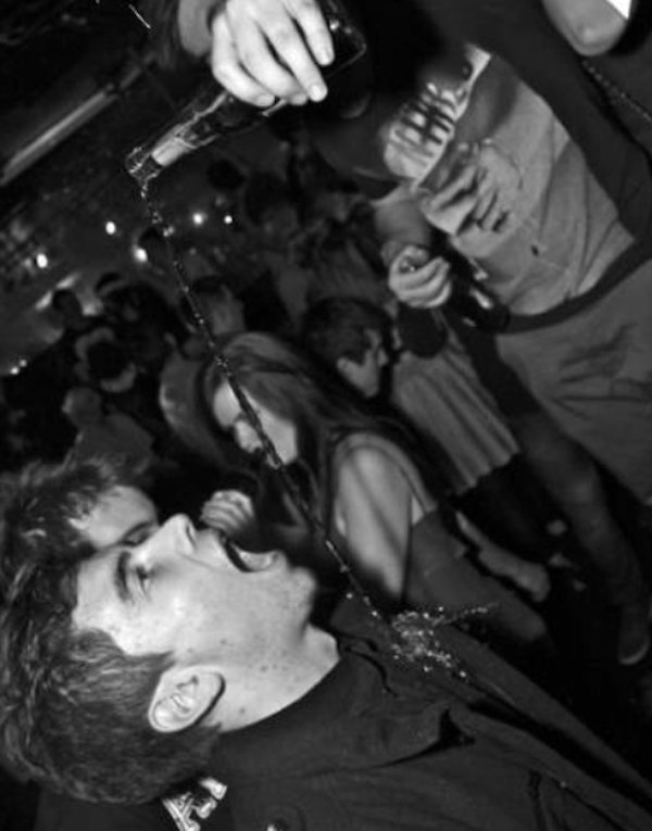 32 Crazy Things Spotted In Nightclubs.