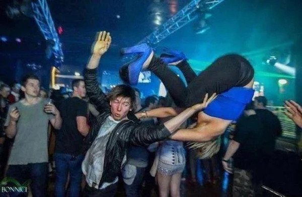 32 Crazy Things Spotted In Nightclubs.